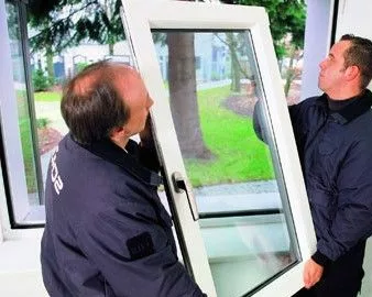 Remplacement vitre cassee et installation fenetre double vitrage pour la renovation