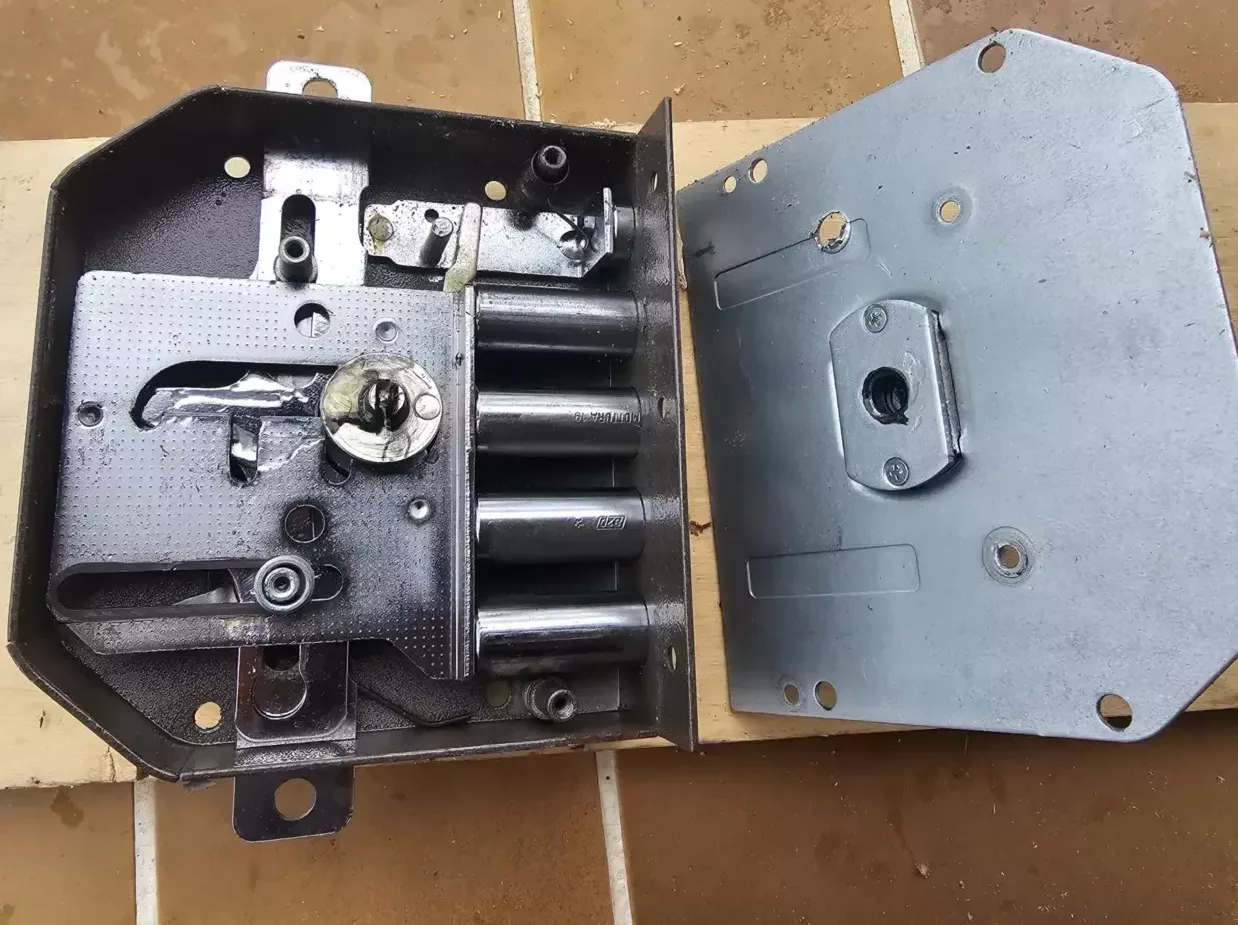 Remplacement serrure multipoints {VILLE_PLACEHOLDER}